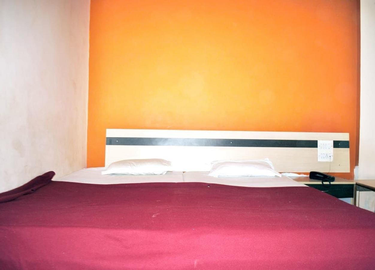 Hotel Kesari Nandan Lātūr Exterior foto